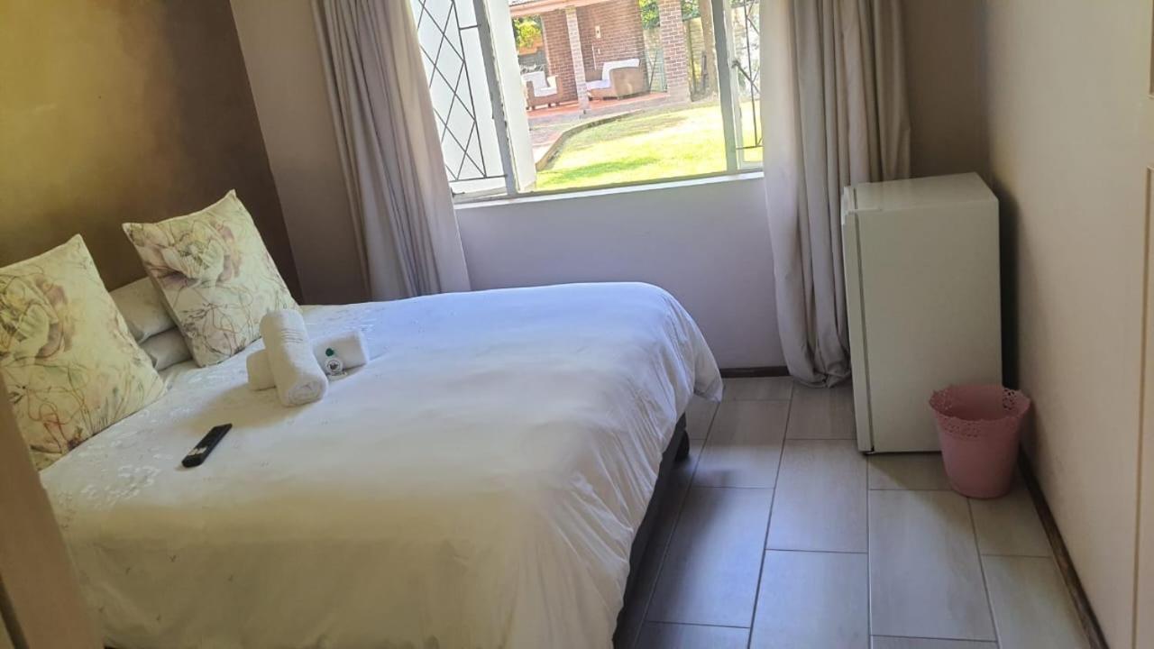 Secret Guest House Pietermaritzburg Luaran gambar